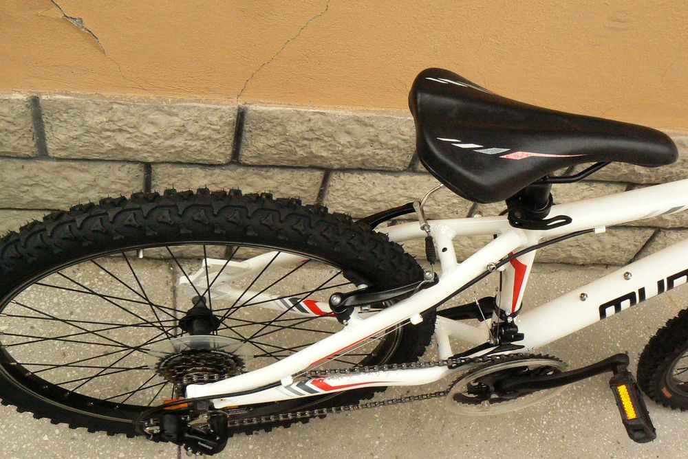 Bicicleta mountain bike de copii Muddyfox 24