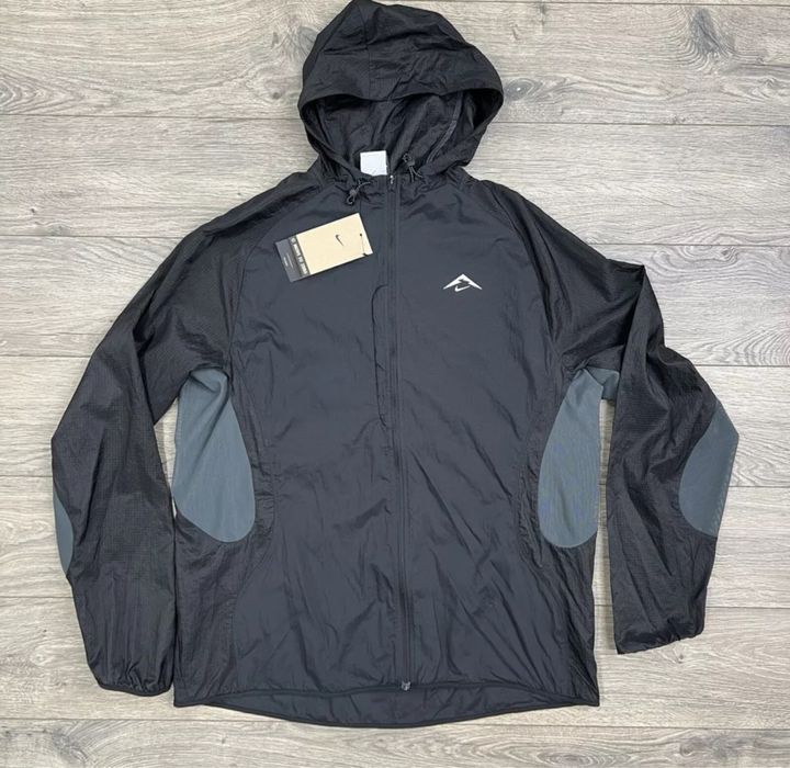 Ветровка Nike Trail