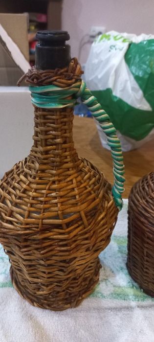 Doua damigene cca 1 l fiecare