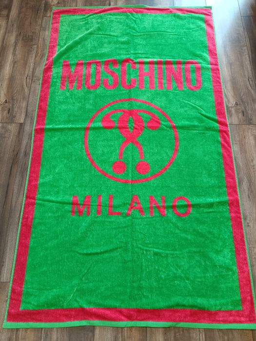 Плажни хавлии на Moschino
