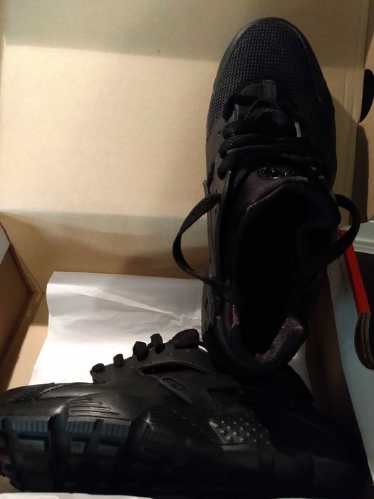 Nike Air Huarache Women's Shoes/ ADIDAS