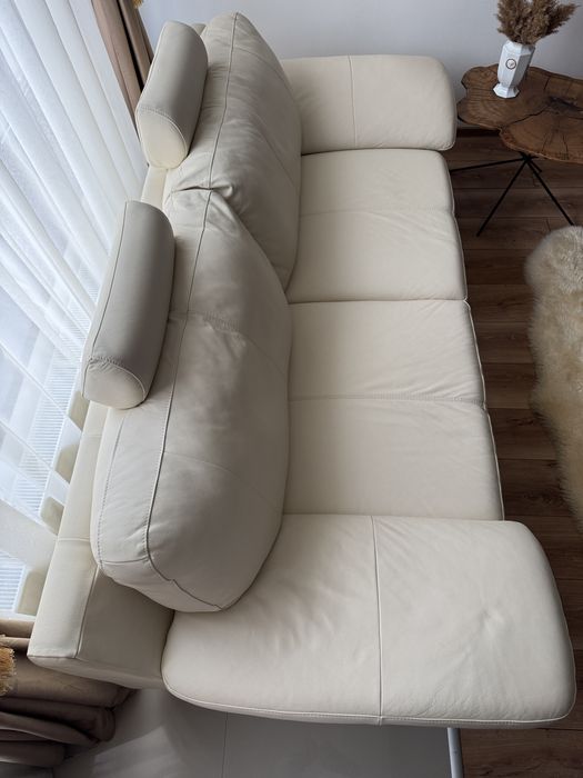Canapea din piele naturală – culoare ivory – stare foarte bună