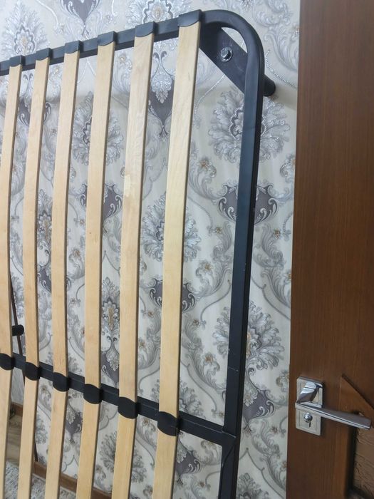 Karovatsiz ortopedik karkas 180x200 (5 ta temir oyoqlari bilan)