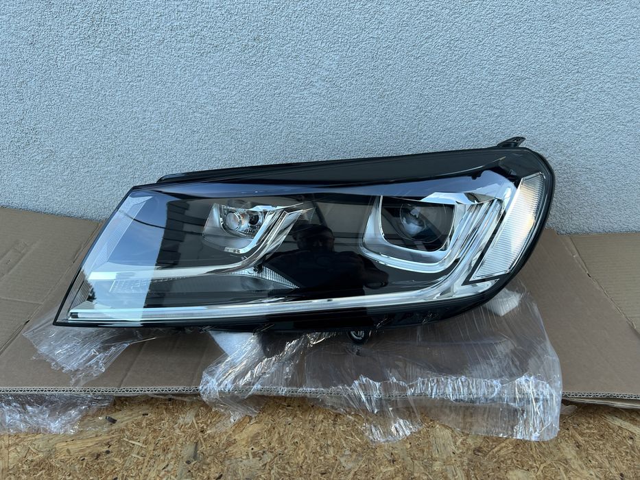 Far stanga VW Touareg 7P Facelift Xenon Adaptiv + LED Original NOU NOU
