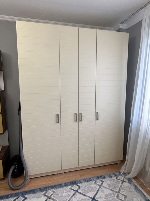 Шкаф срочно продам