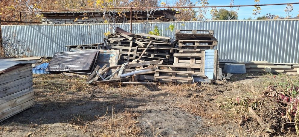 Поддоны ,дрова бесплатно самовывоз