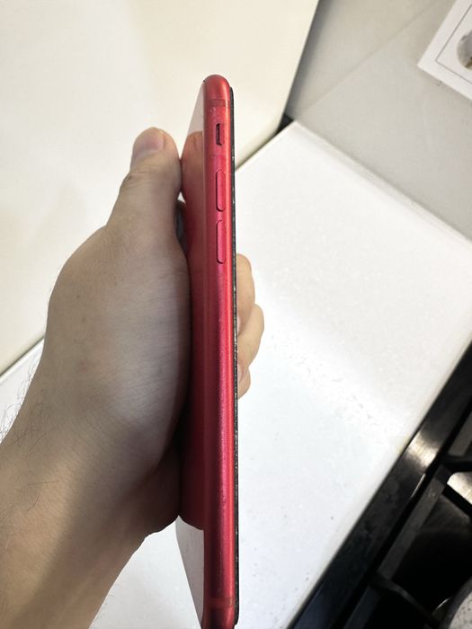 Iphone se 2020 red
