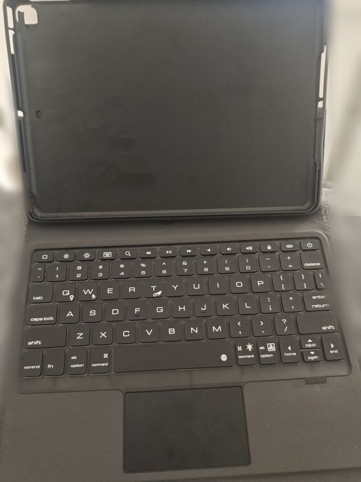 Продам клавиатуру для ipad