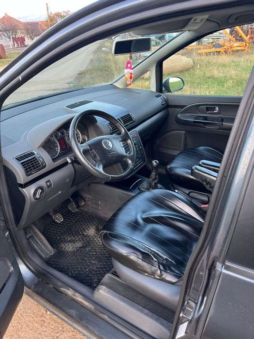 Vând Volkswagen sharan