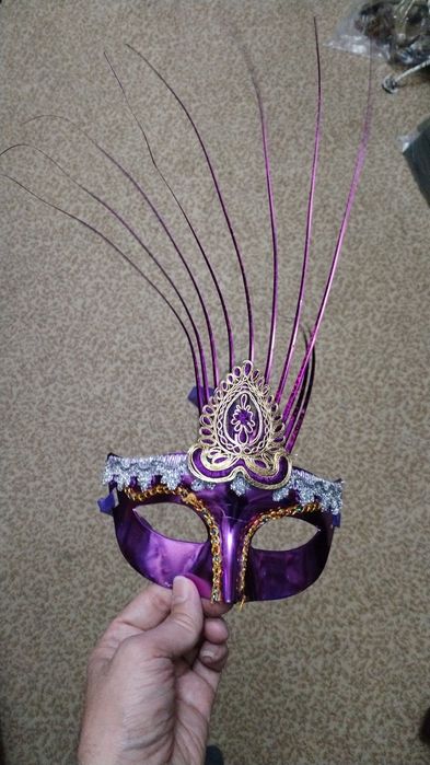 Маскарадные маски новый в упаковке