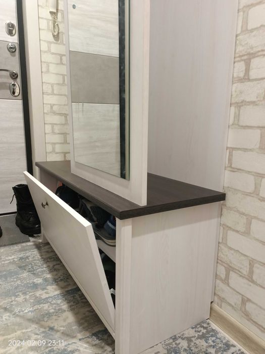 Продам прихожую.