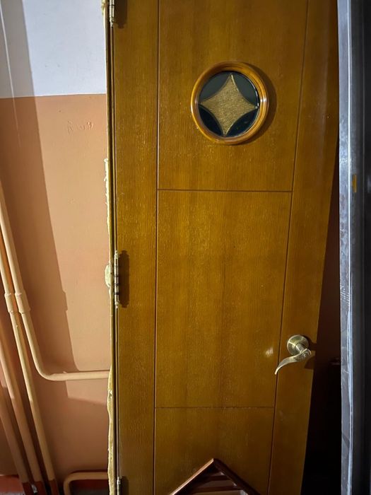 Продам Двери для туалета и ванной