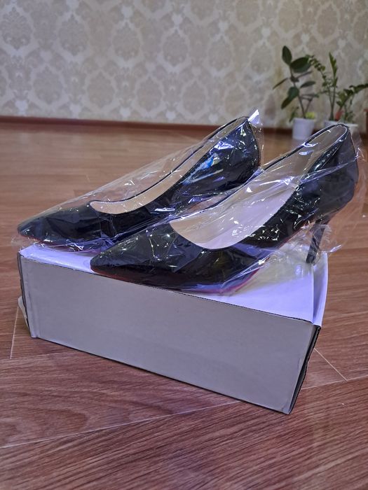 Продам женские туфли