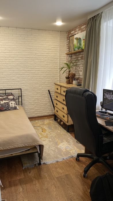 Продам 4-комн. Квартиру