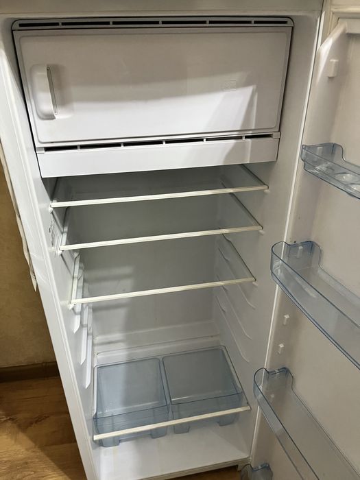 Холодильник “бирюса” с морозильной камерой