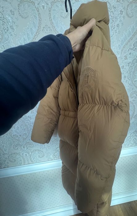 Пуховик Tommy Hilfiger L размер