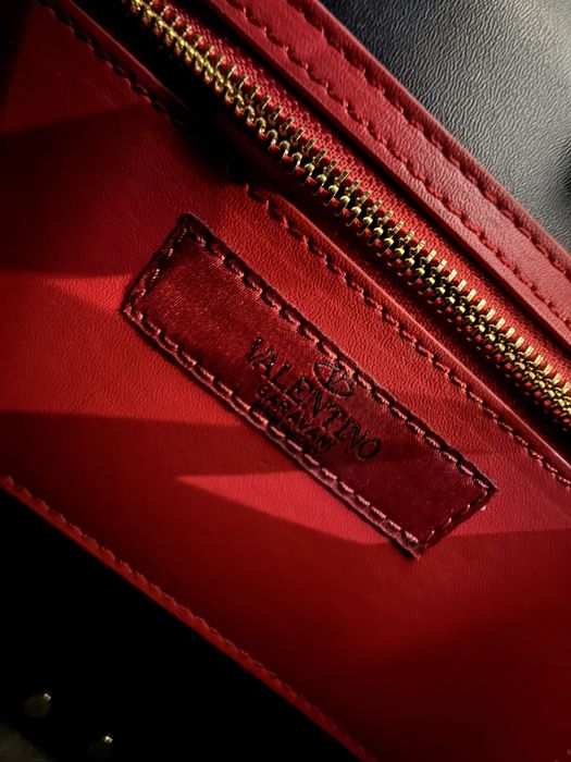 Нова чанта Valentino Garavani