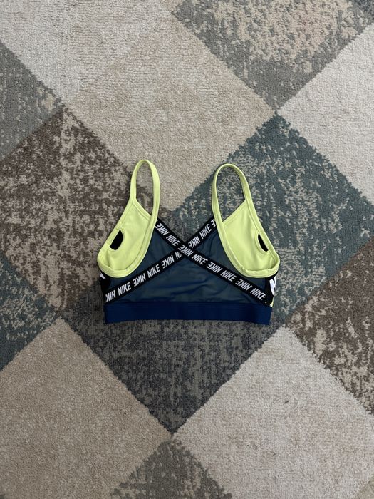 Дамско бюстие Nike