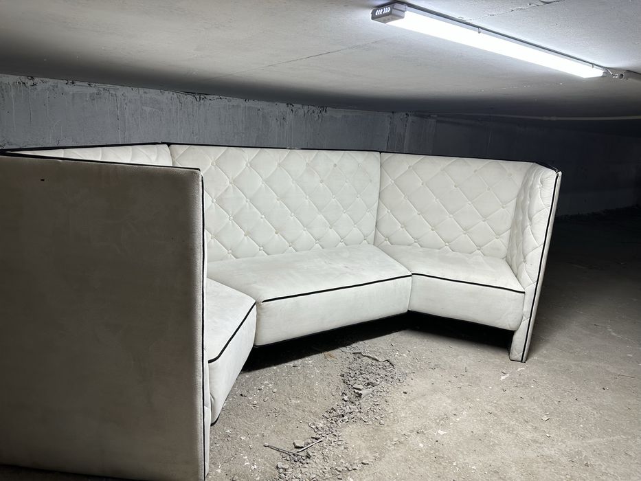 Треугольный диван,диваны для кафе и ресторанов,мебель,оборудование