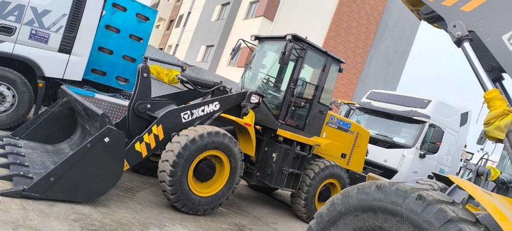 Фронтальный погрузчик XCMG LW 300 KN (джойстик, 1,8 м/куб, 3 тн.)