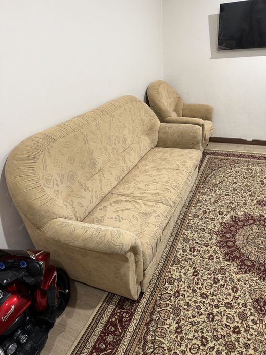 Диван и кресло в комплекте