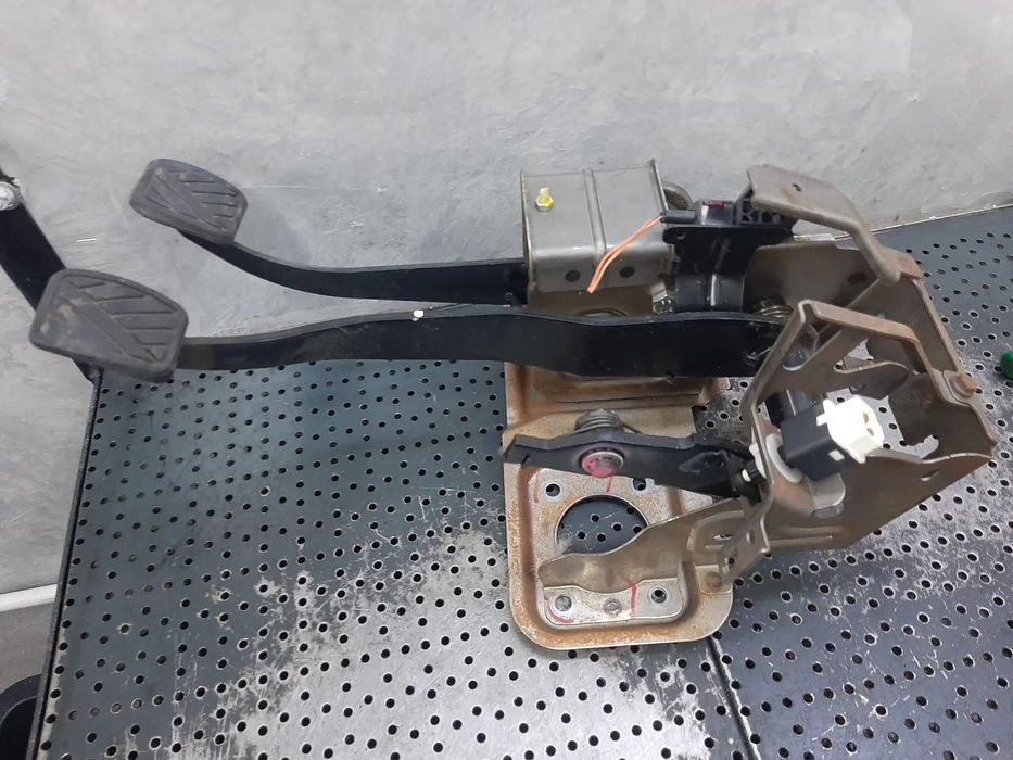 Ansamblu pedalier k12b 1.2 b suzuki splash opel agila b 2009 49600-51k50-000