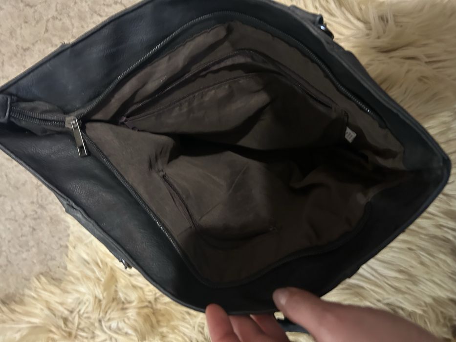 Дамска черна чанта