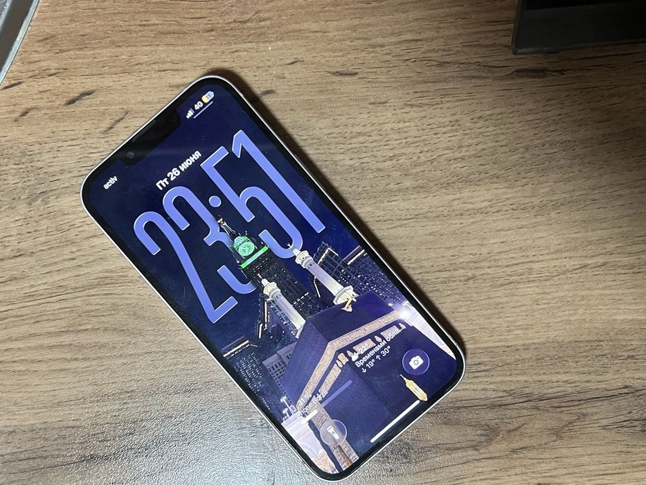 Продаем 13 айфон