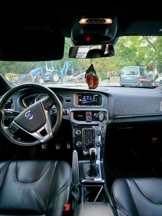 Volvo V40 R-Design