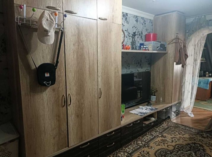 Продам 2 комнатную квартиру рядом с метро Максим Горького. Центр