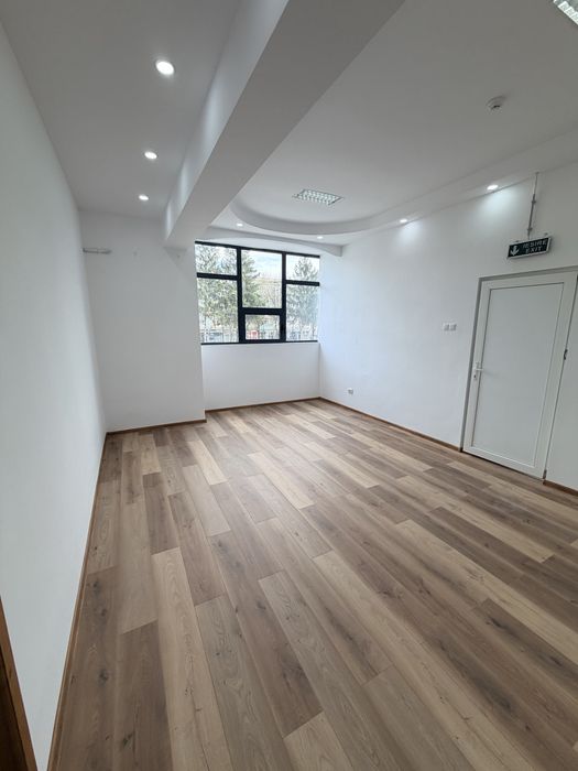 Inchiriez spatiu birouri/ cabinete office/ medical 130 mp