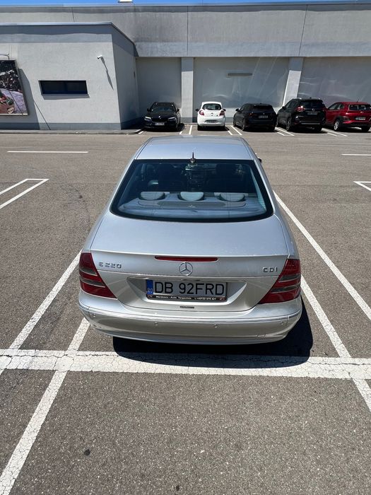 Mercedes w211  avangard 2005