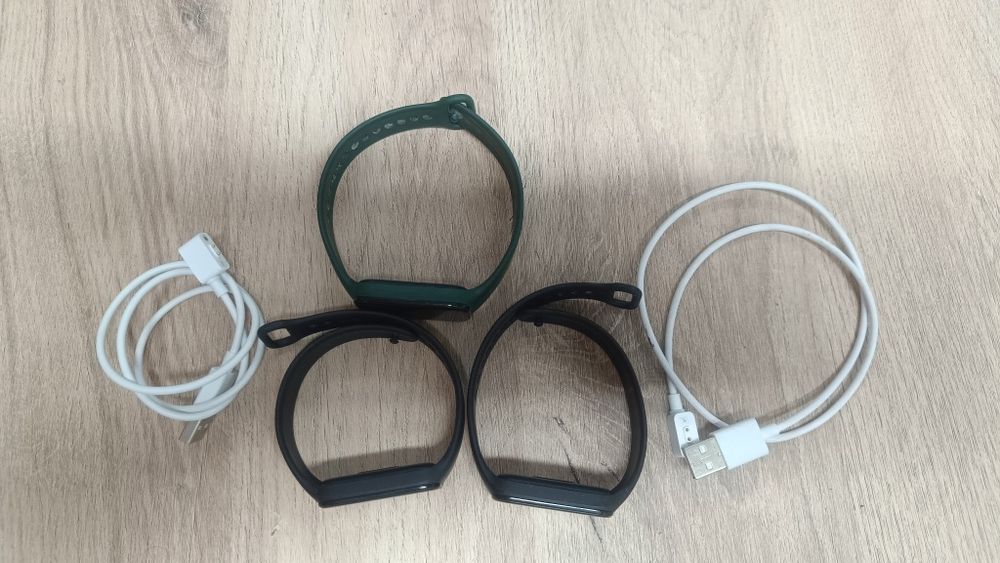 3 ceasuri  Redmi Band 2 defecte
