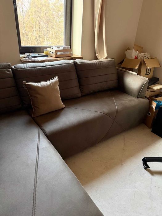 Продавам нов диван