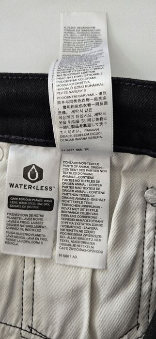 Нови.  О ригинални дънки.  Levi's 512 Slim Taper.