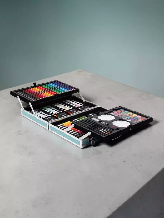 Bolalar uchun ajoyib 145 qismli buyoqlar chamadoni