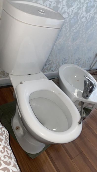 Унитаз и биде продается