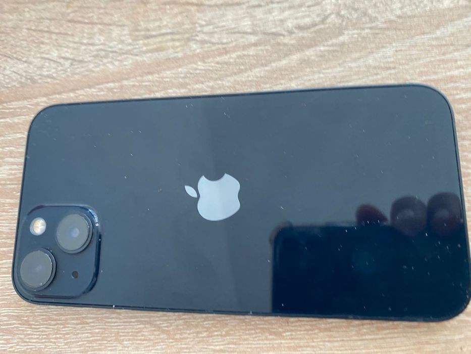 Продам Iphone 13