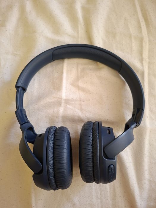 JBL TUNE 520BT – Bluetooth слушалки
