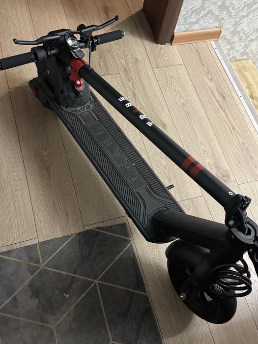 Самокат новый быстрый  и удобный