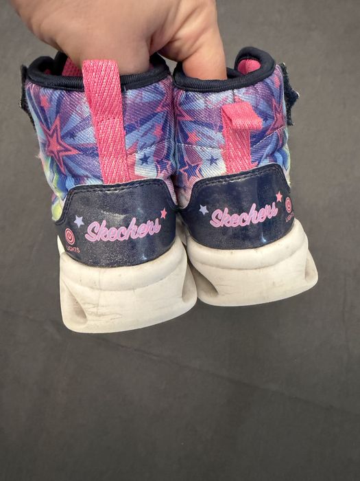 Ghete fete Sketchers, 32