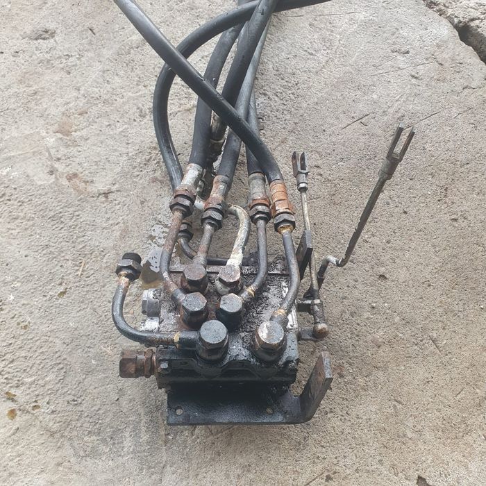 Distribuitor tractor Universal utb sau Fiat 4 ieșiri