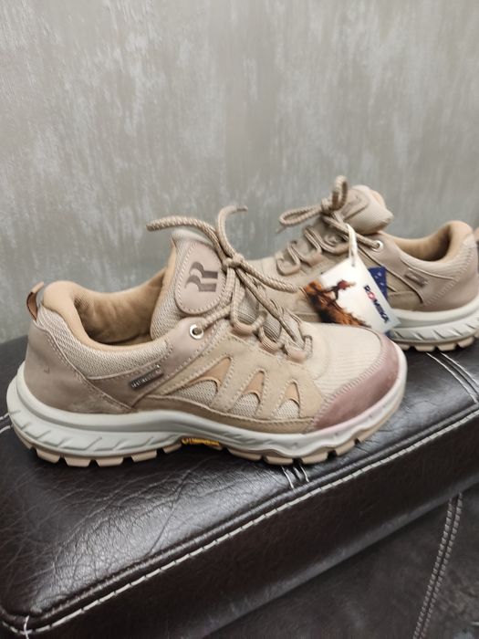 Продавам спортни маратонки