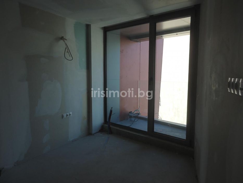 Продава се Тристаен апартамент в София, Манастирски ливади - 118 кв.м за 2496 €/кв.м - Снимка #2