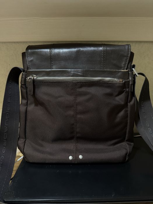 Сумка piquadro через плечо