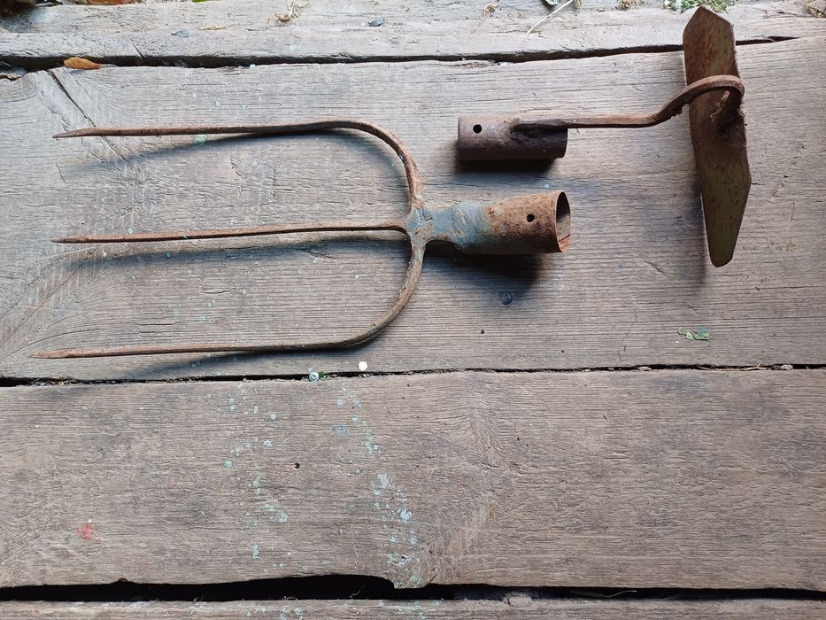 Молотоки,топор, вилы