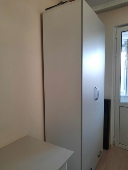 Шкаф и компьютерный стол