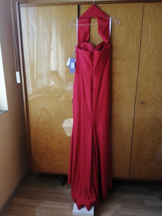 Червен дамски официален тоалет