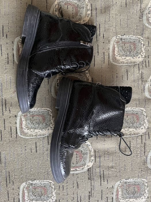 Продам ботиночки для девочки