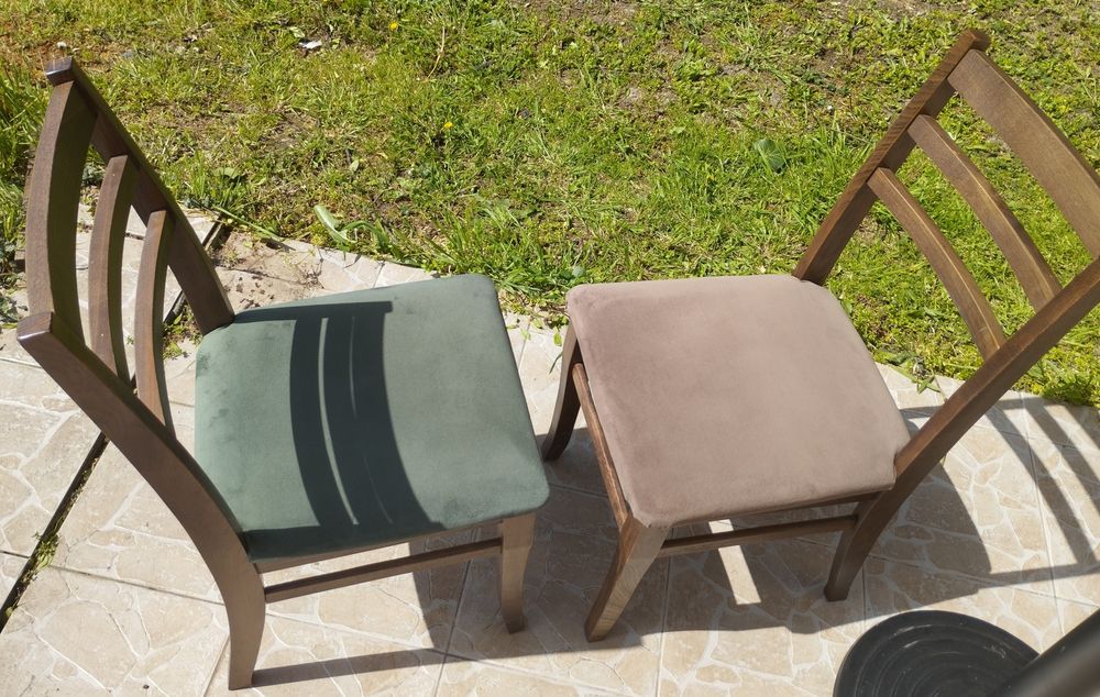 Продават се 4 броя маси